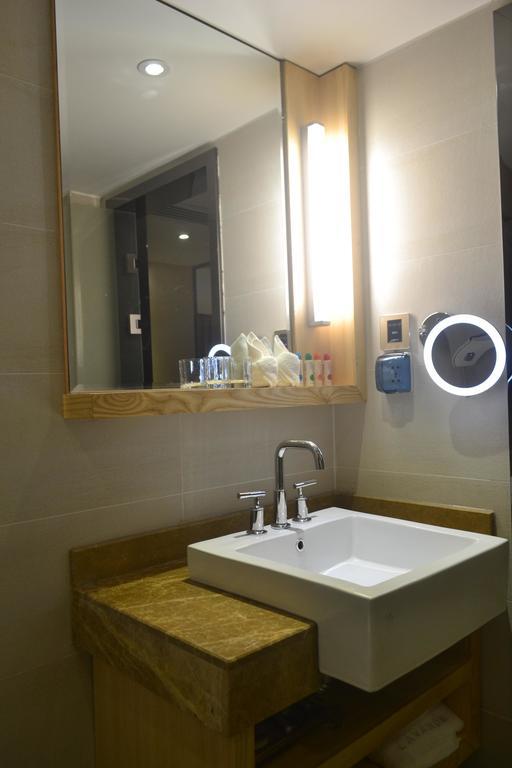 Lavande Hotel Zhuhai Gongbei Port Square Phòng bức ảnh