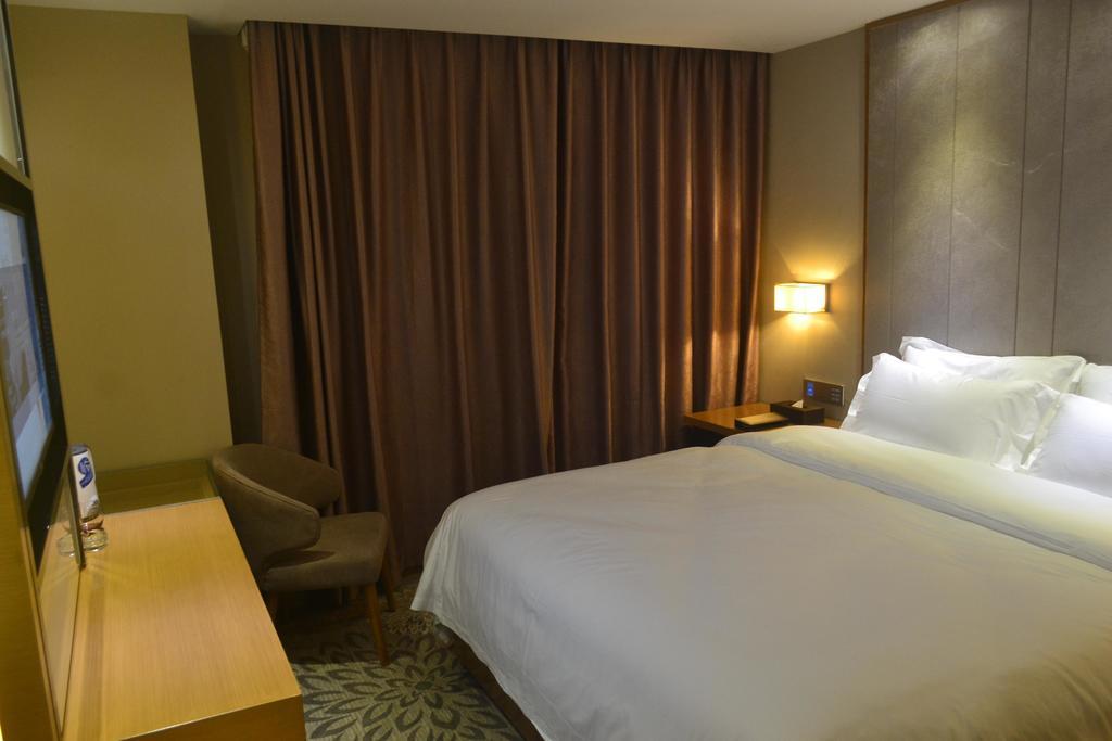 Lavande Hotel Zhuhai Gongbei Port Square Ngoại thất bức ảnh