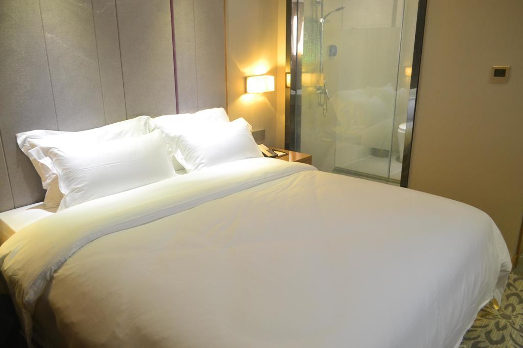 Lavande Hotel Zhuhai Gongbei Port Square Phòng bức ảnh