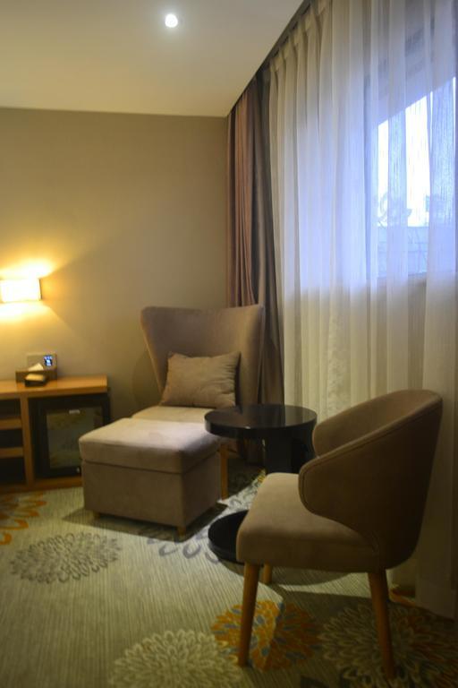 Lavande Hotel Zhuhai Gongbei Port Square Ngoại thất bức ảnh