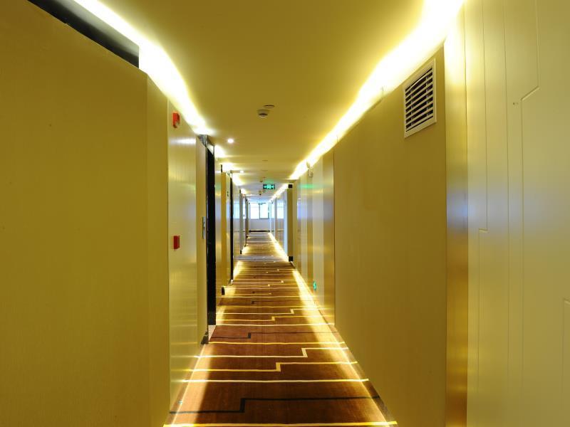 Lavande Hotel Zhuhai Gongbei Port Square Ngoại thất bức ảnh